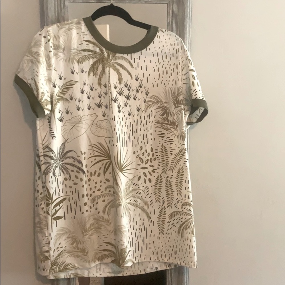 LulaRoe Liv. Never worn. XL